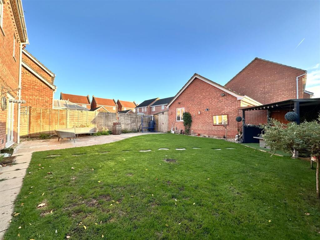 Lovely Landscaped Garden 456