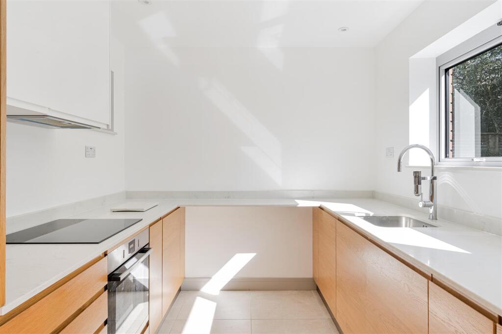 MELVILLE LEE GARDENS, 4 (23).jpg