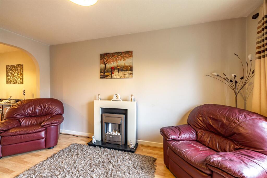 9 Sergeants Park Newtown St Boswells 21.JPG