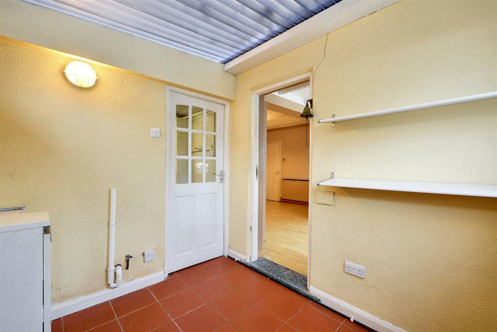 Utility Room_2.jpeg