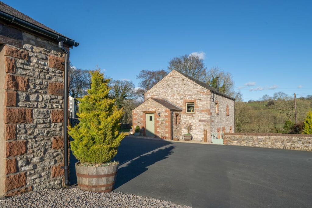 Quarry Barn And Stone Garage