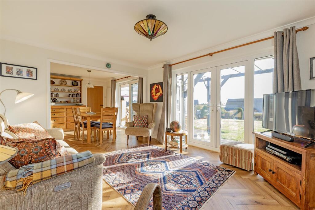 Reception Room-1.jpg