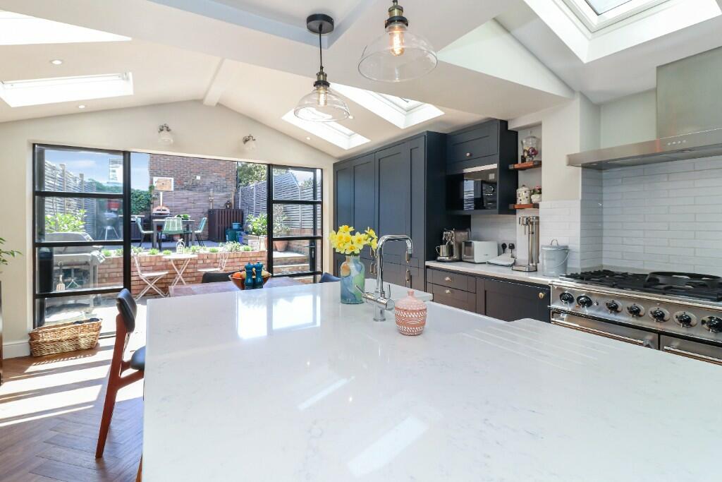 Kitchen/breakfast rm