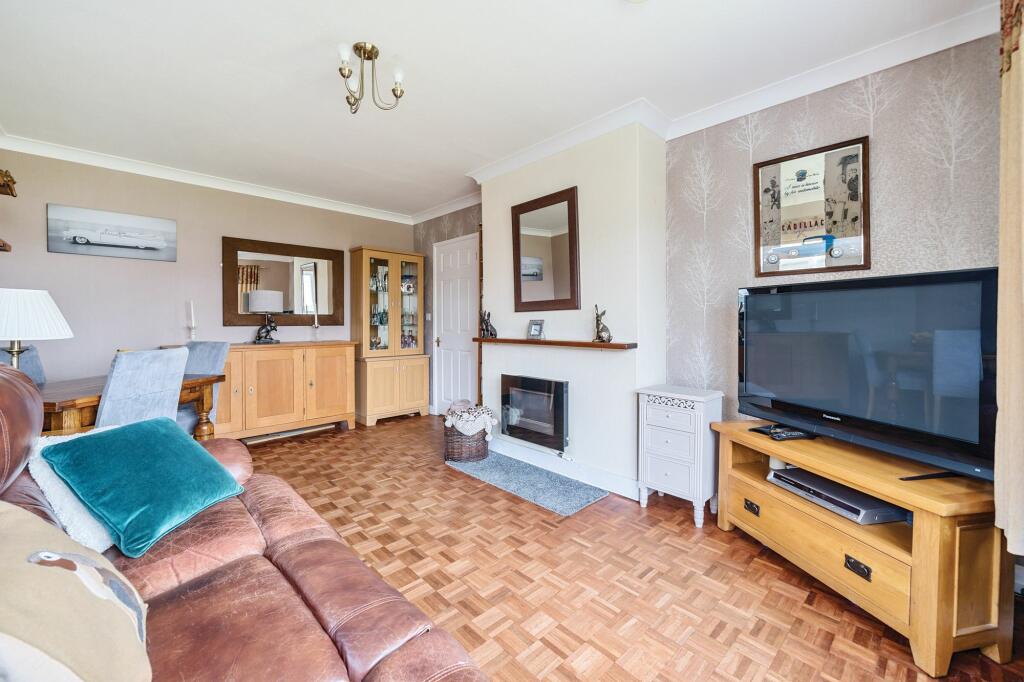 Lounge / Dining Room