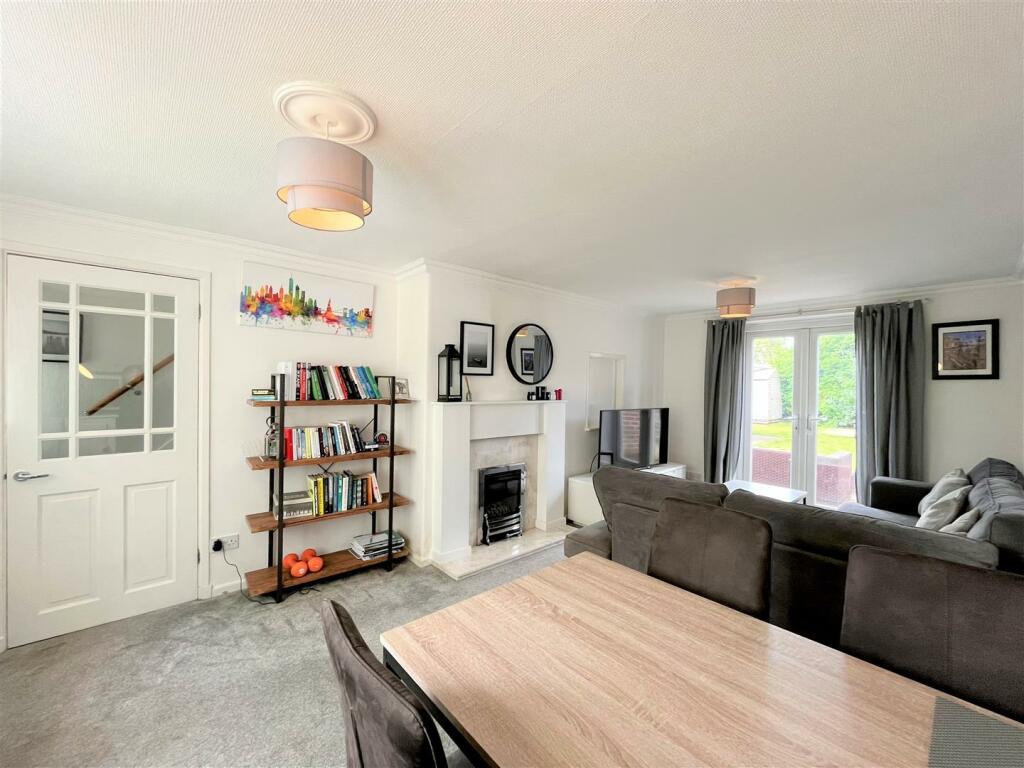 Dining / Living Room Aspect 2