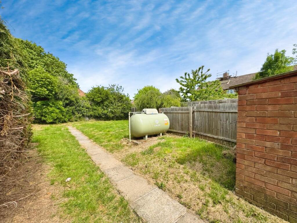 658e68e3-Rear 20Garden.jpg