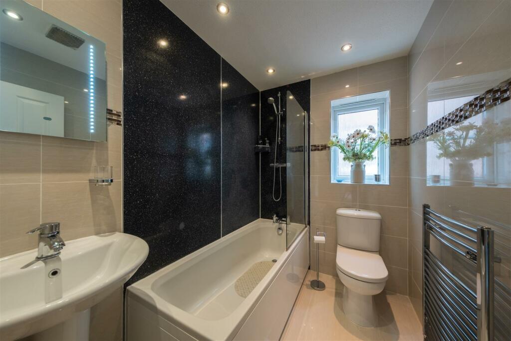 8 Cowmere Close-028.jpg