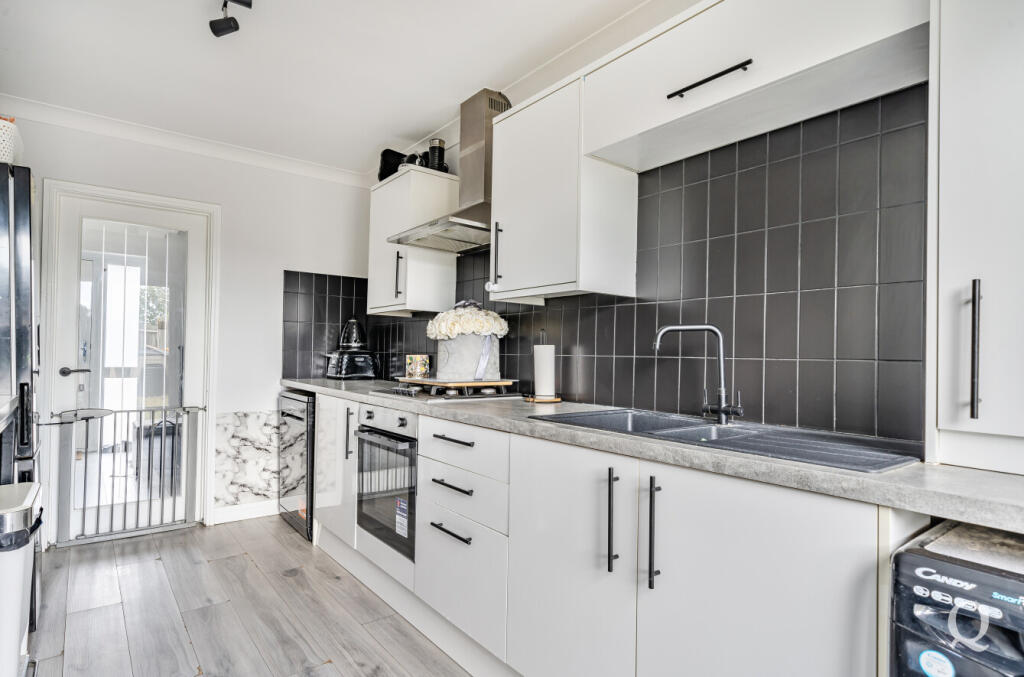 eac1d2e9-8619-429...