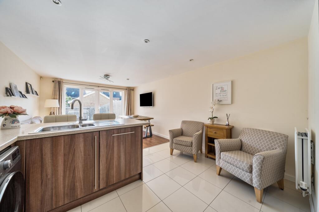Lima Way kitchen dining 4