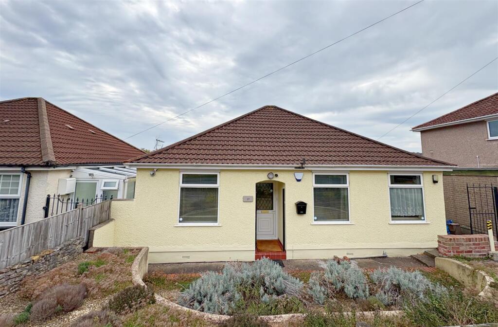 Front shot of property (9).jpg