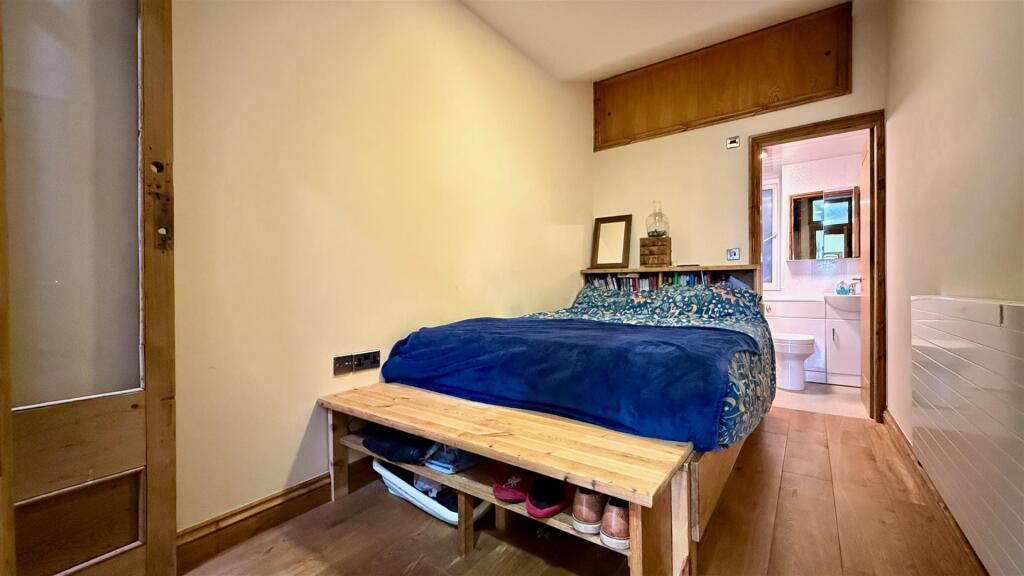 bed 1