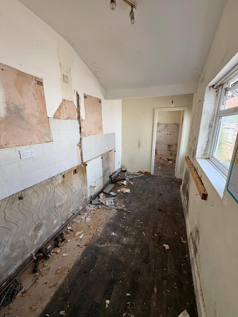 Kitchen T202507301326.jpg