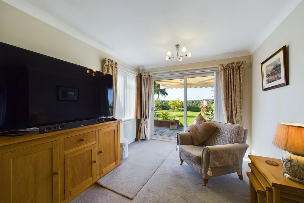 CAM01689G0-PR0426...