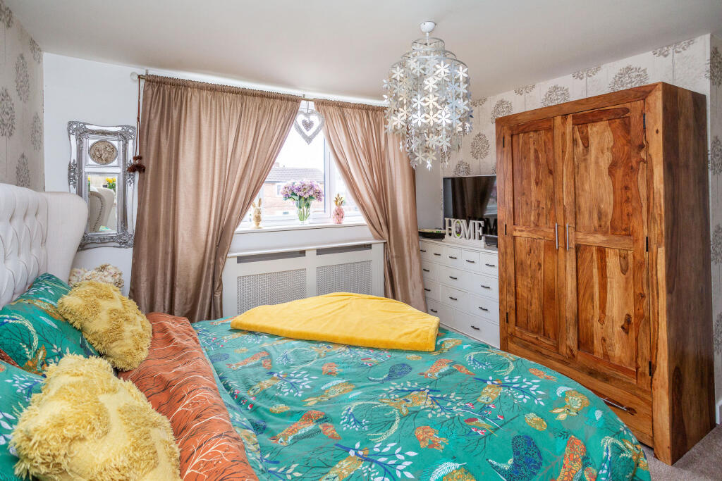bedroom 1b