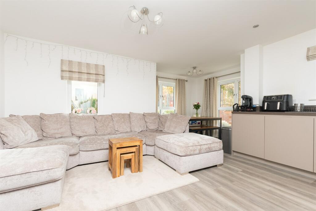 Lounge/Kitchen/ Diner	