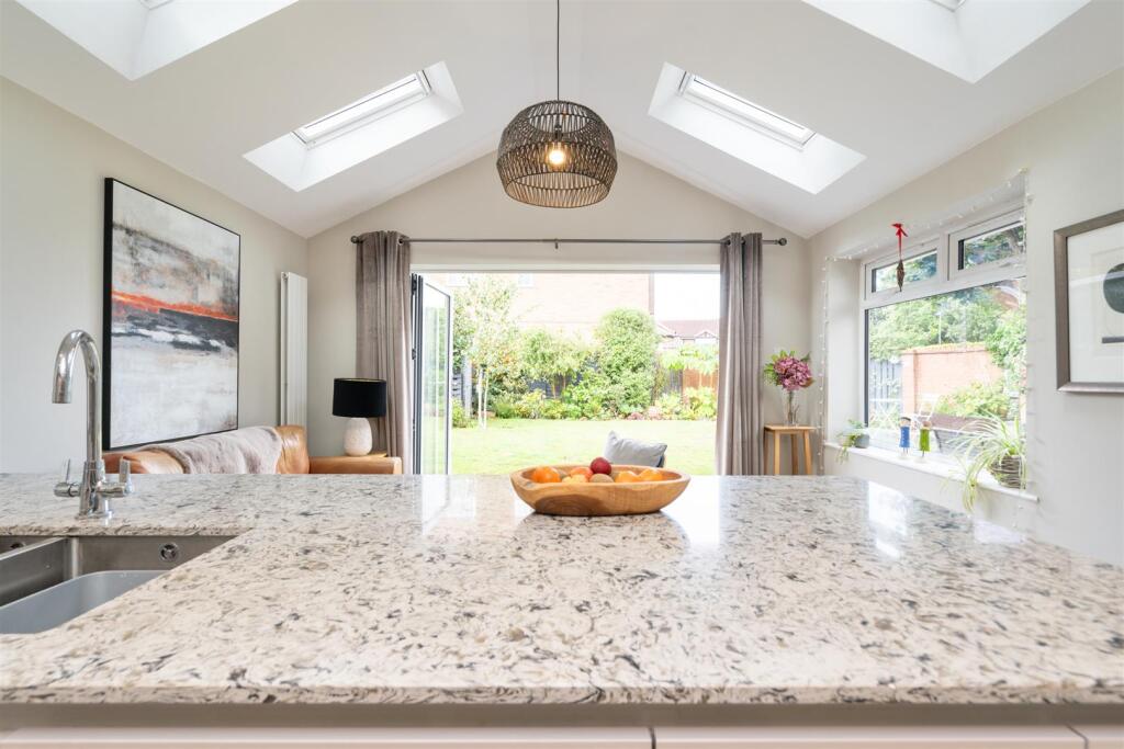 19 Chelveston Crescent_11.jpg