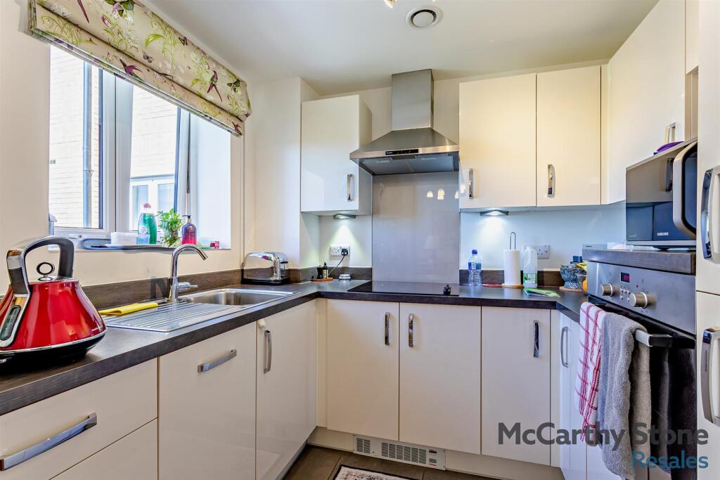 8645264-interior02-800.jpg