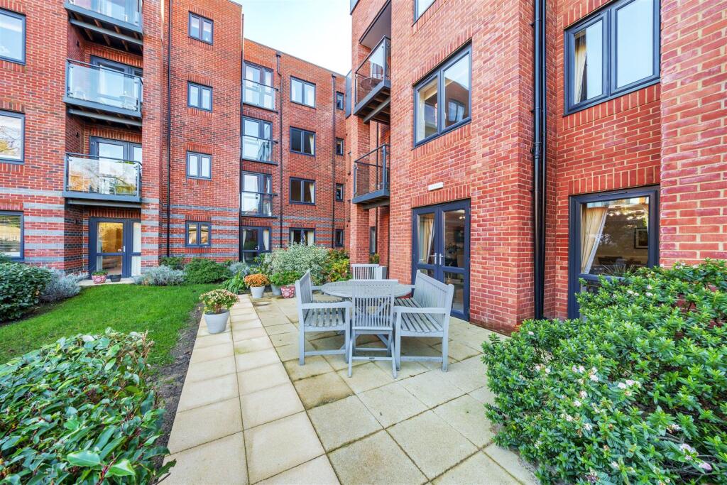 Owners Patio Area.jpg