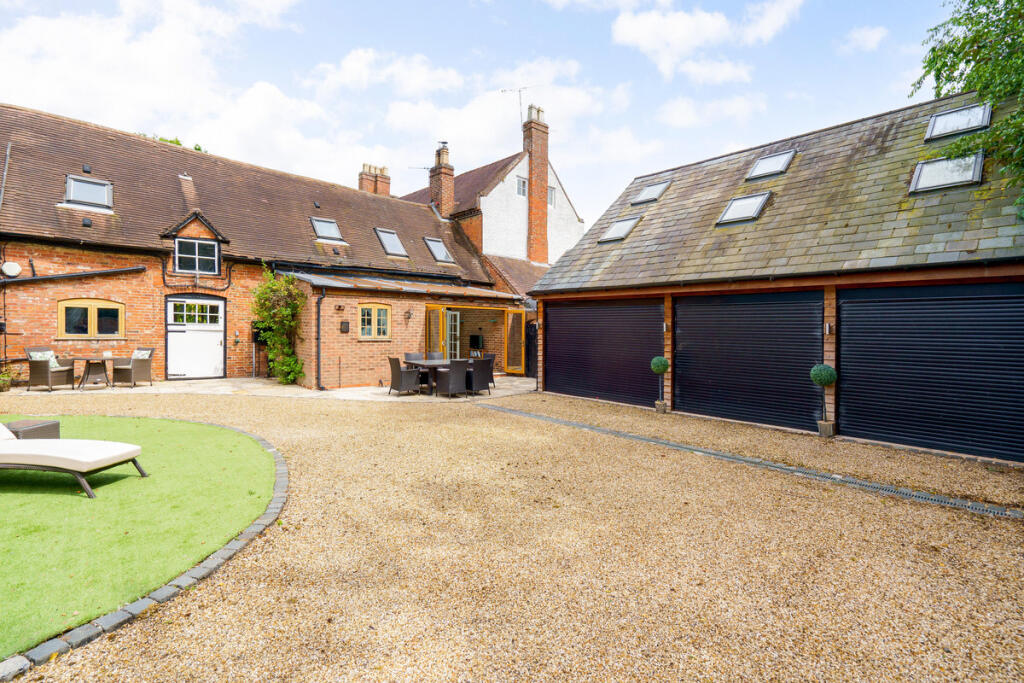 The Stables, Warwick, 3 Beds + Large Outdoor Accommodation
