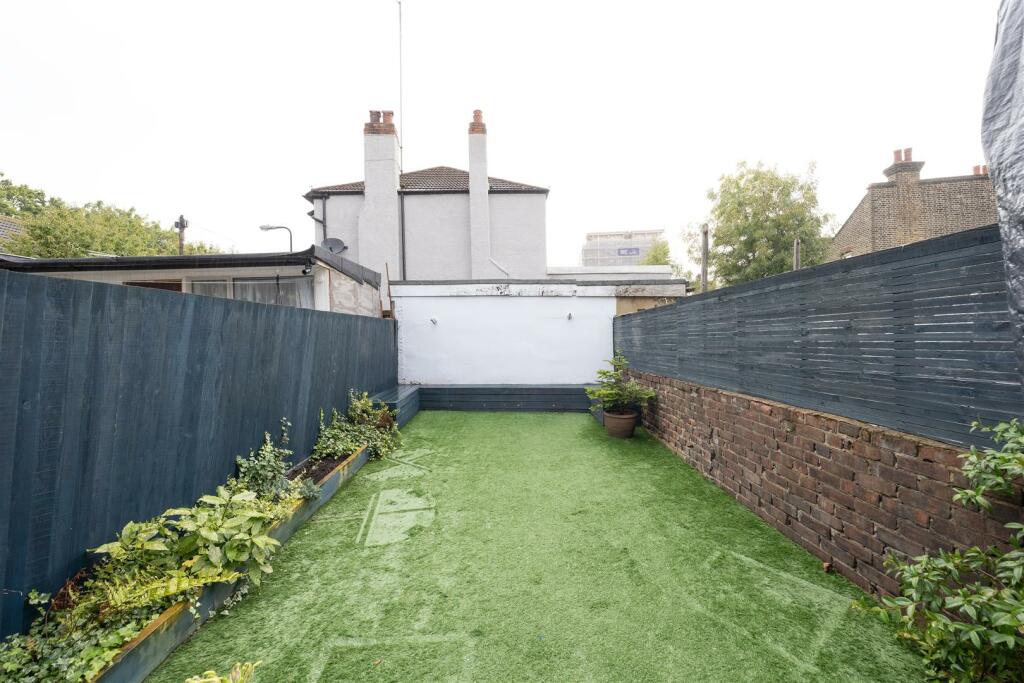 Wyatts Lane, E17