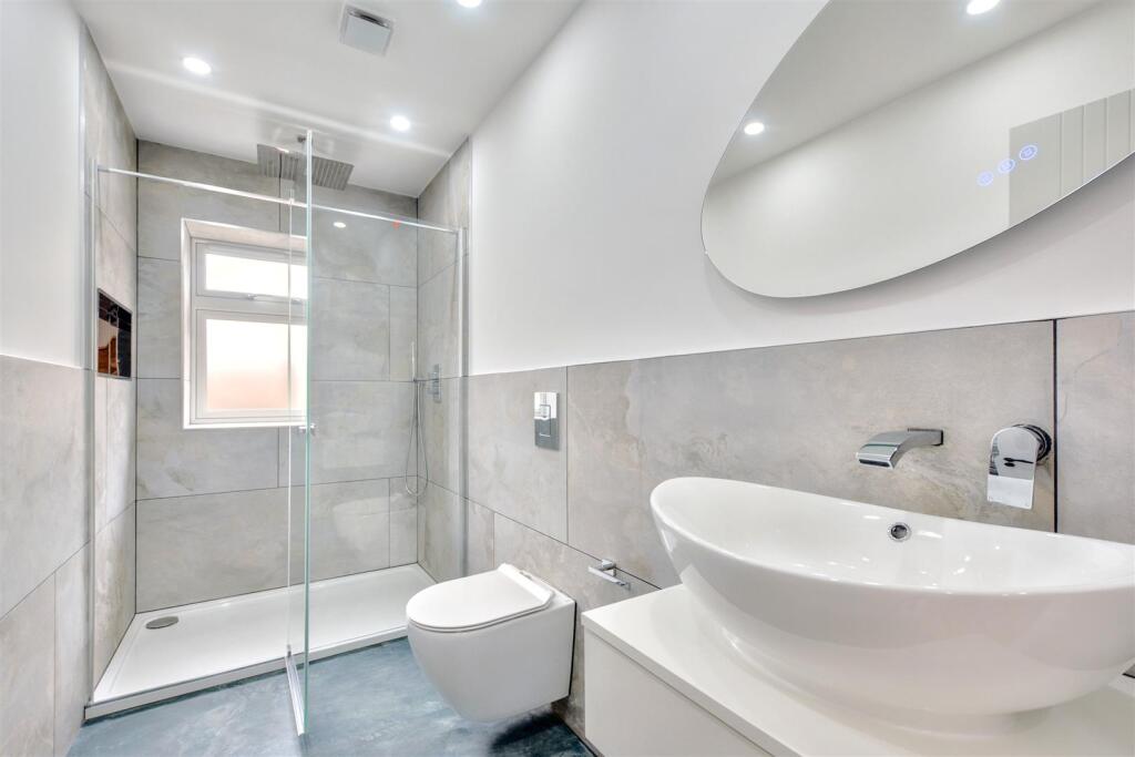 Shower Room_2.jpeg