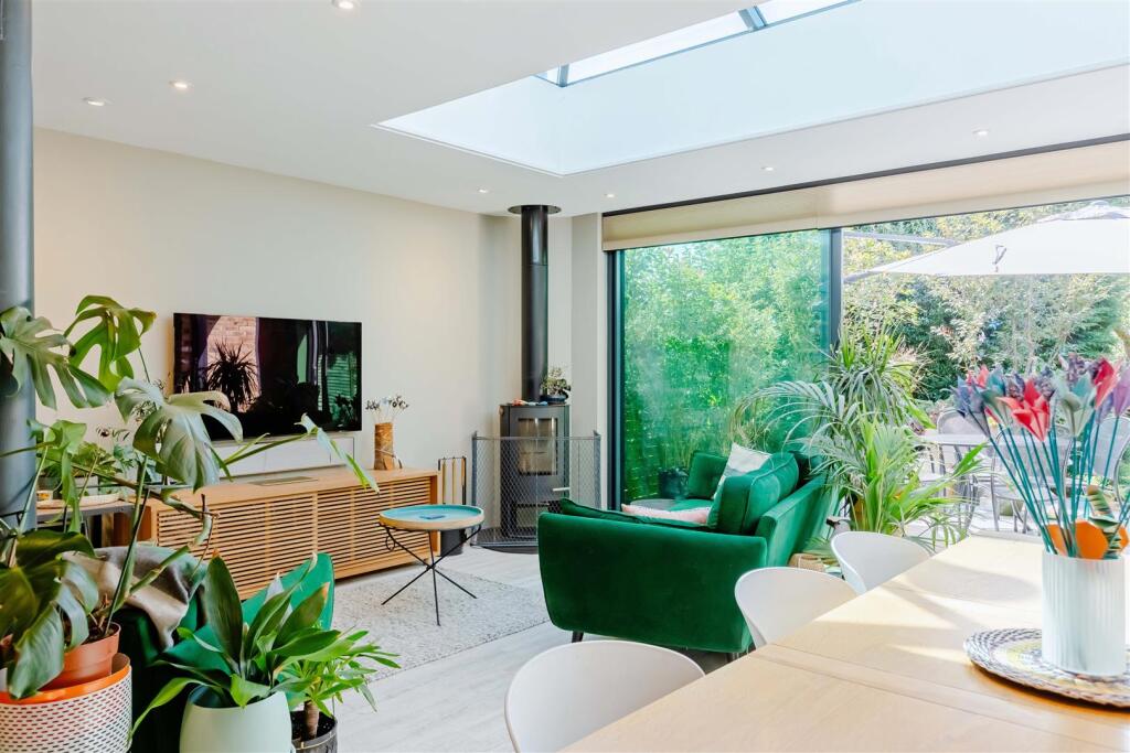 3 Ryecroft Gardens_23.JPG