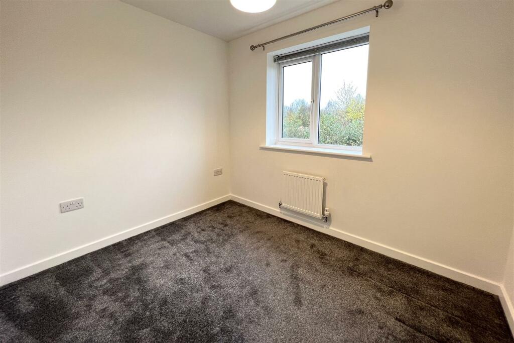 Bedroom 2.JPG