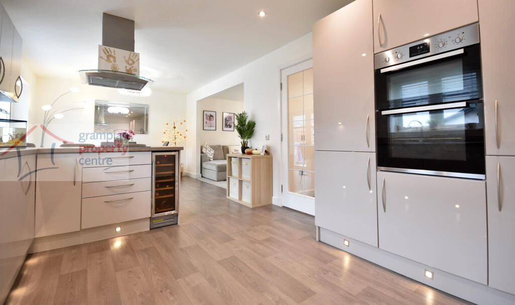 kitchen 2.JPG