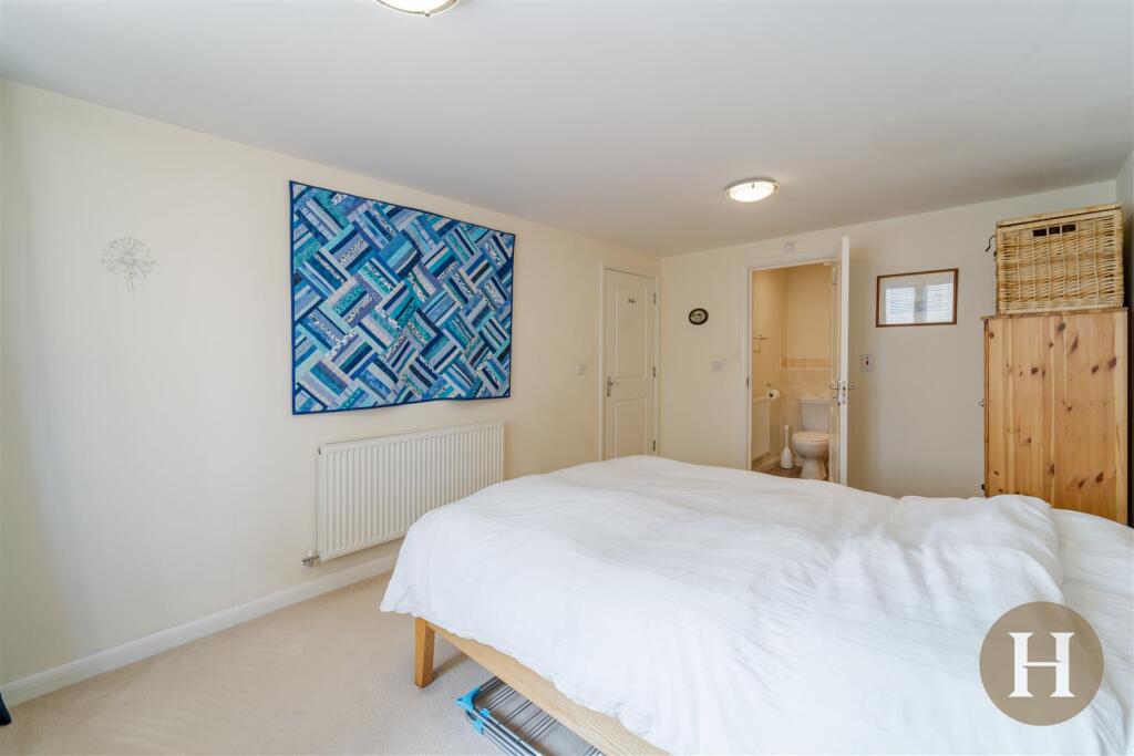 Hadleigh Estate Agents-3.jpg