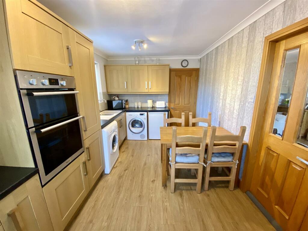 Bramleys Estate Agents - Spring Bank Drive - Mirfi