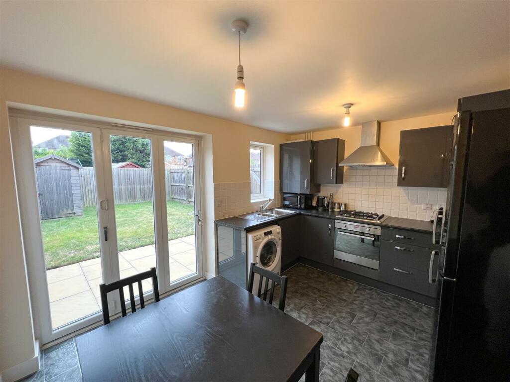 Dining Kitchen A.JPG