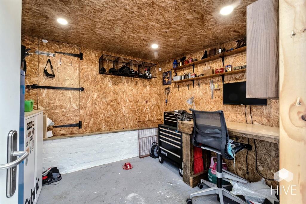 Home office &amp; Workshop