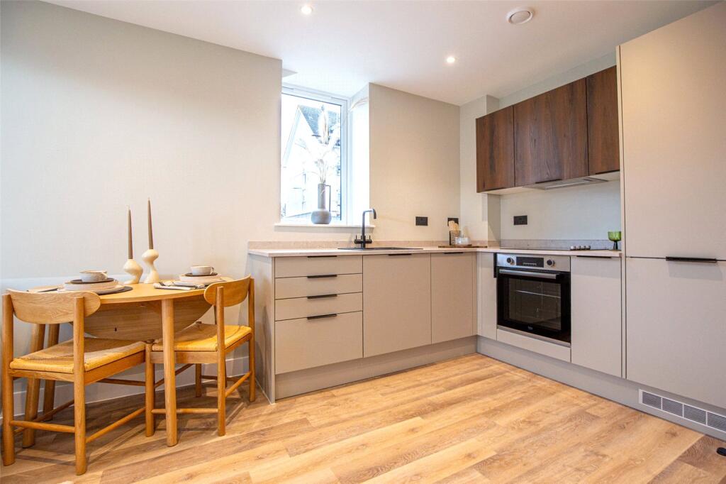 Kitchen / Dining