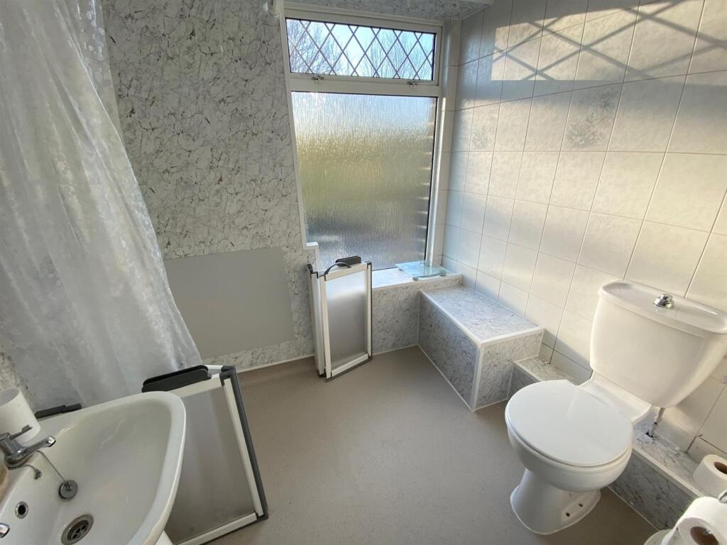 shower room.jpg
