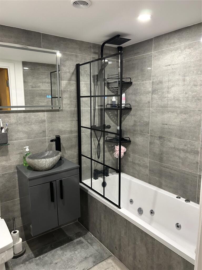 Ensuite Bathroom