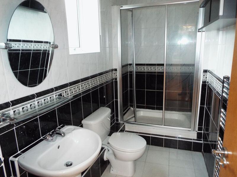 En-suite shower room to main bedroom 