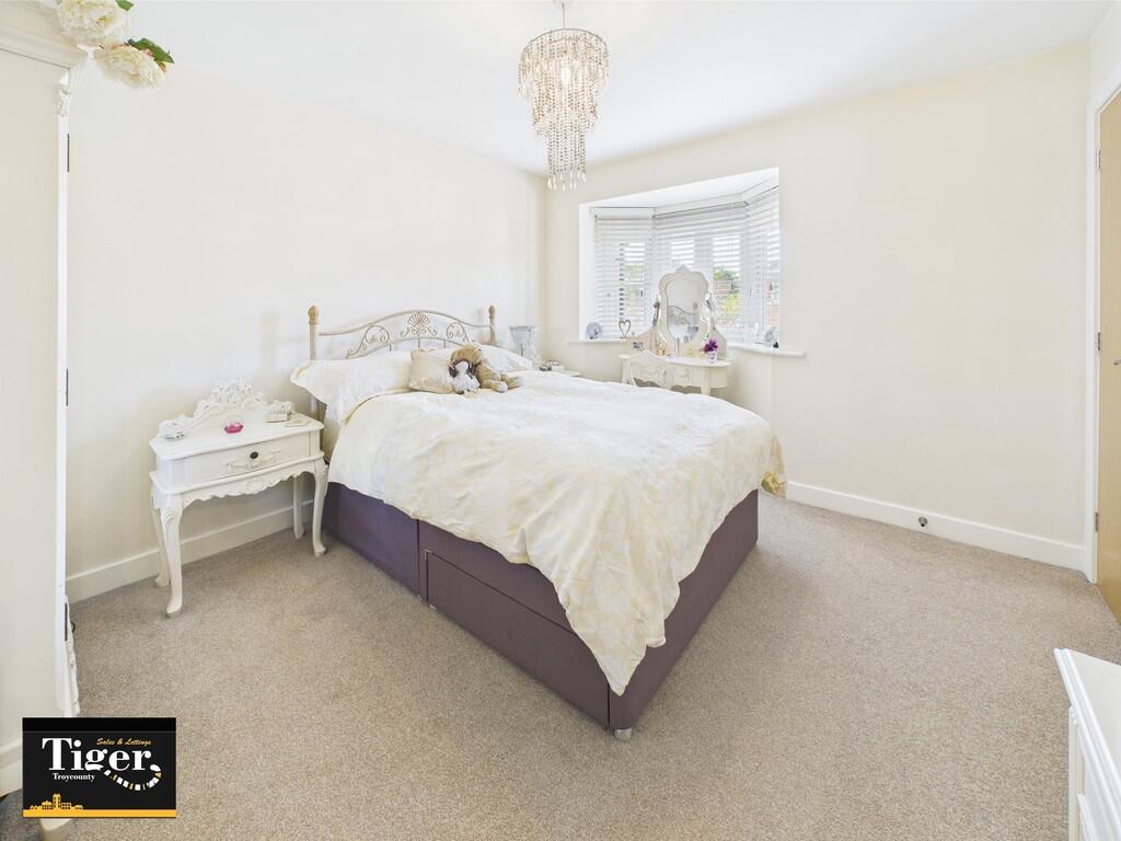 CAM02176G0-PR0589...