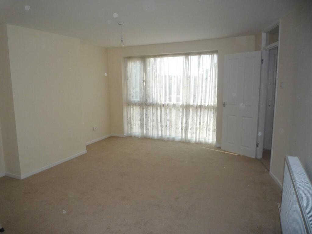 30 The Laurels Lounge.jpg