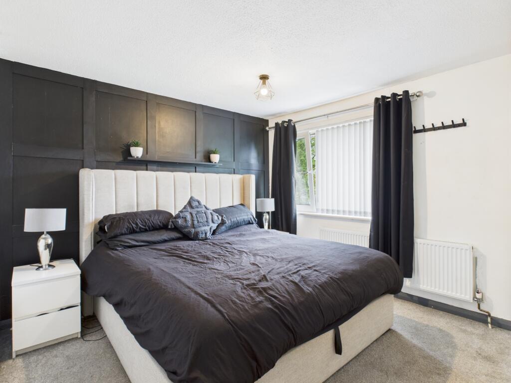 CAM03729G0-PR0055-STILL019