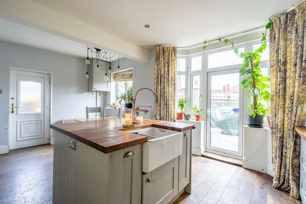 burnholme ave (10 of 24).jpg