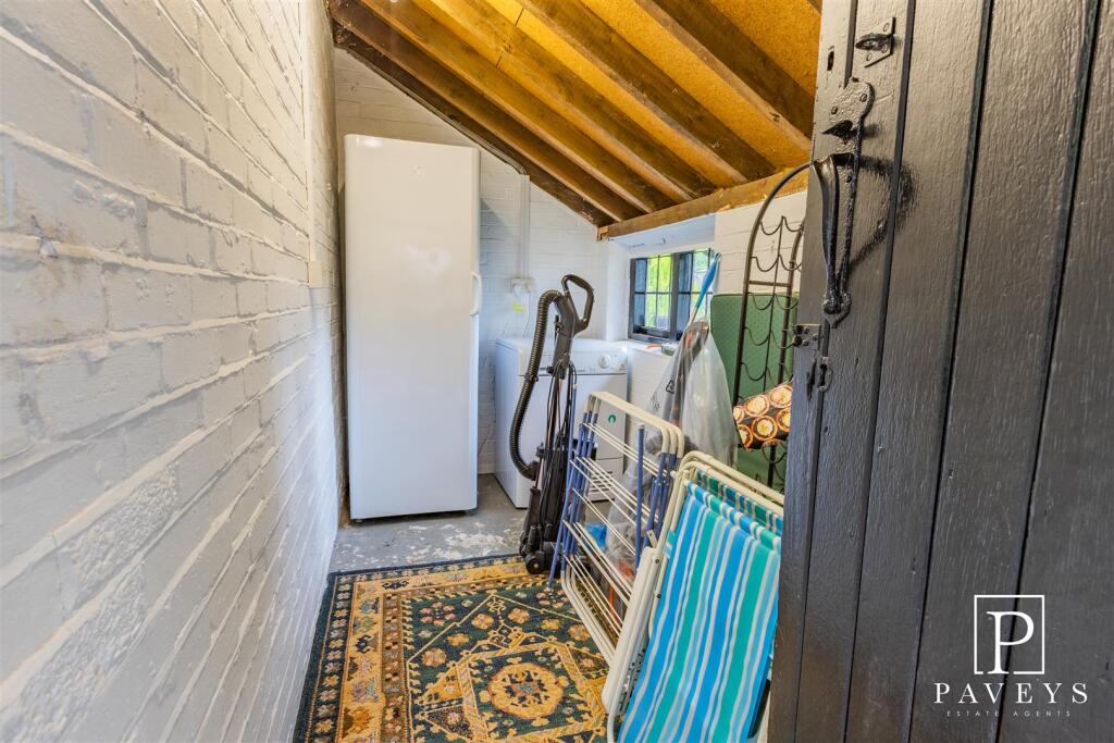 STORAGE ROOM