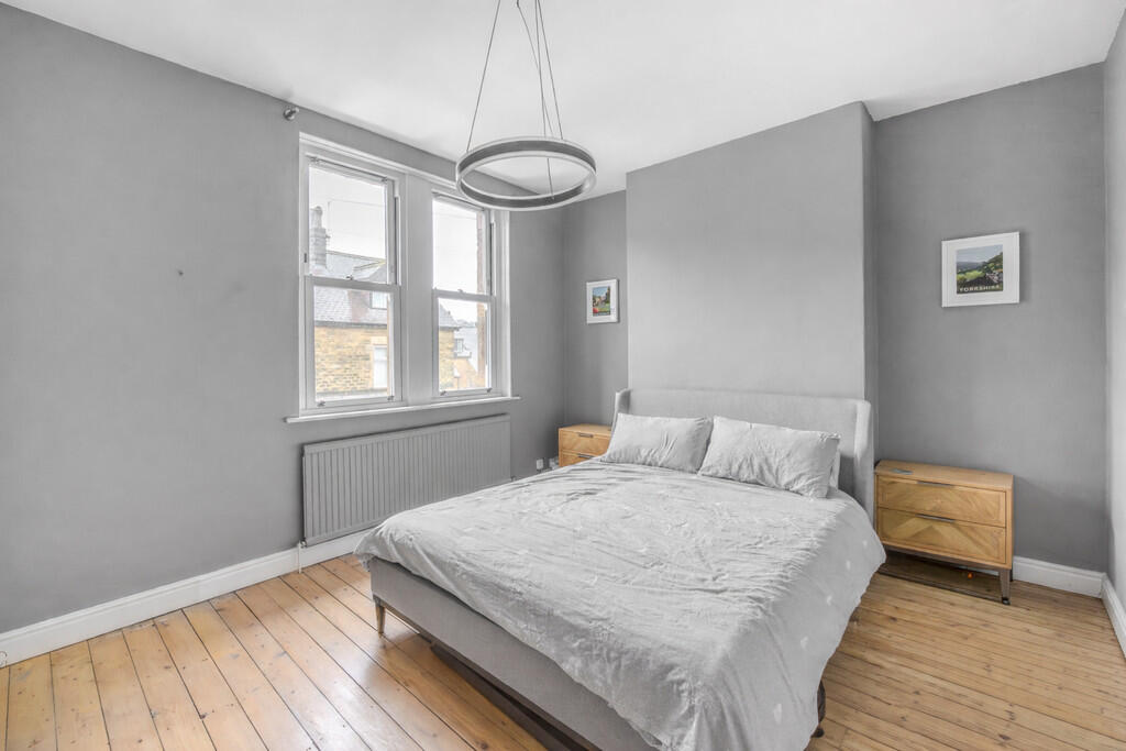 B430F922-FD6B-48F...