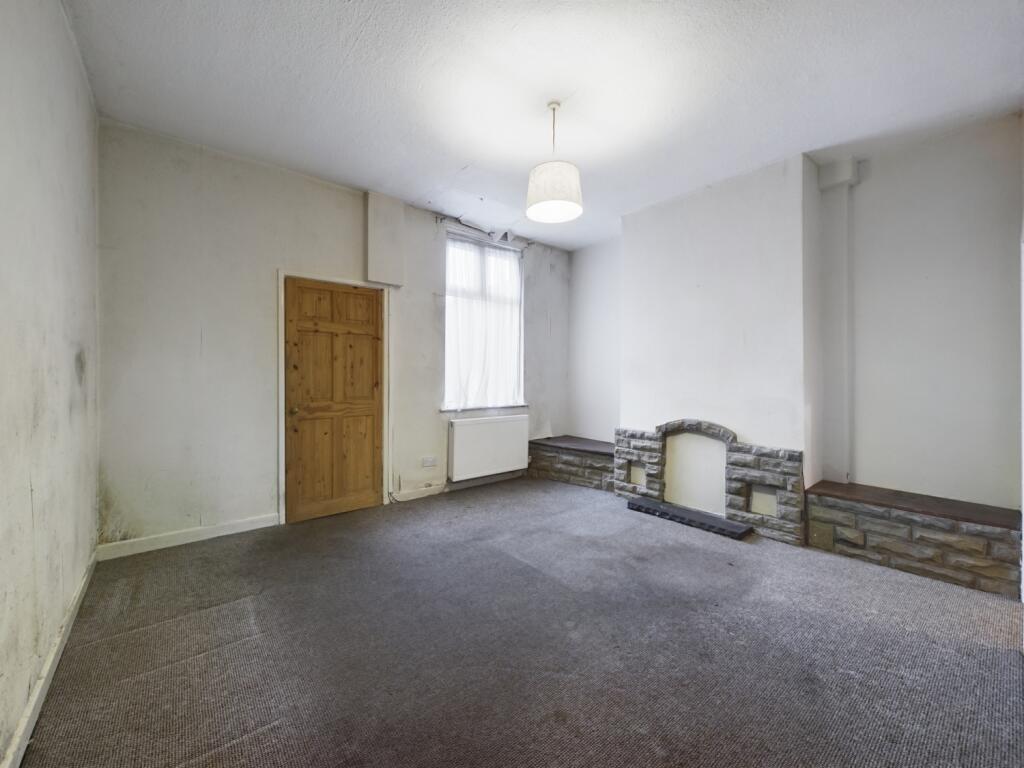 CAM04634G0-PR0016-STILL006