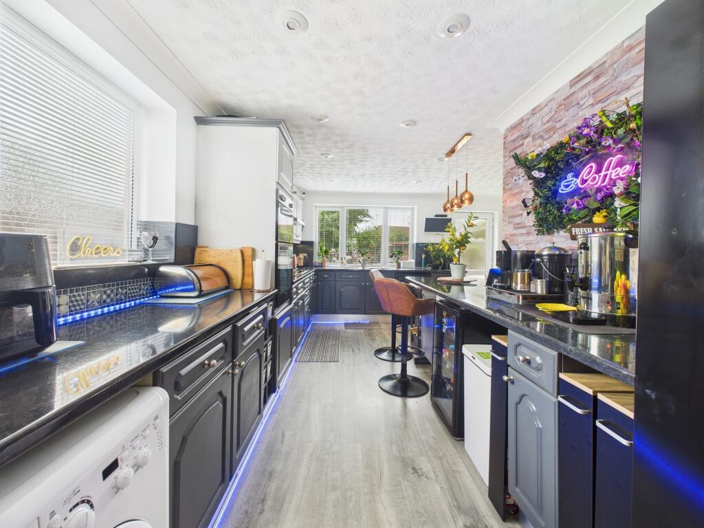 CAM05192G0-PR0118-STILL011