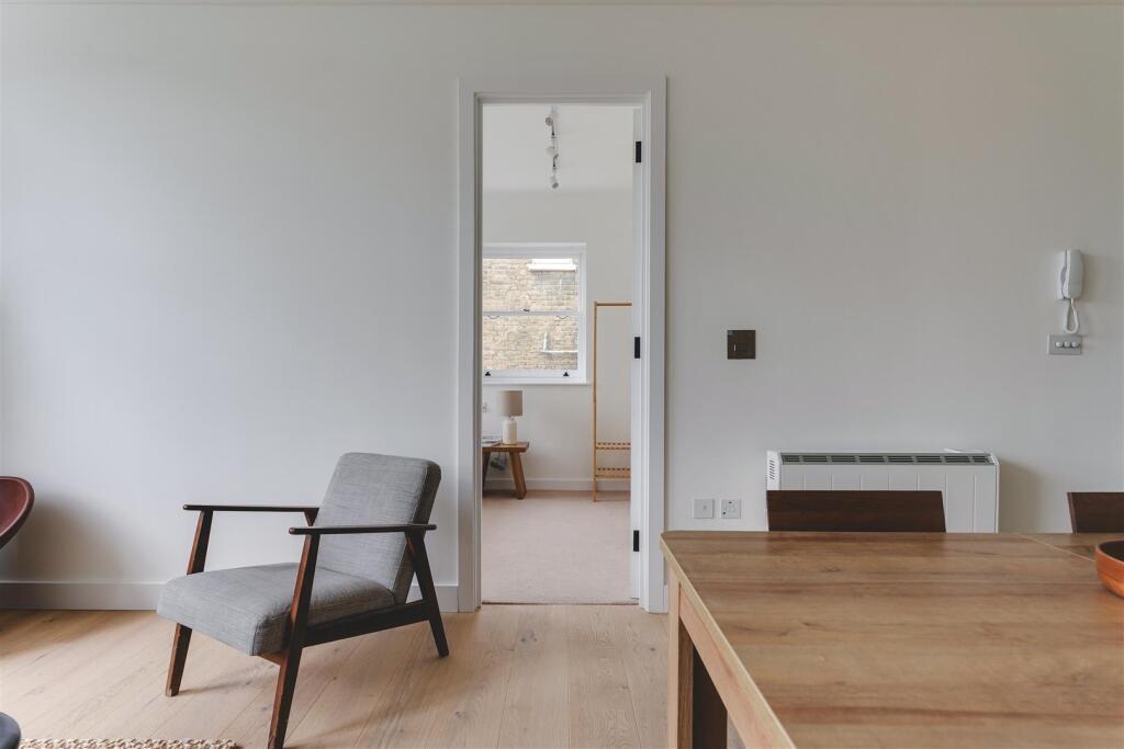 Clissold Crescent-11.jpg