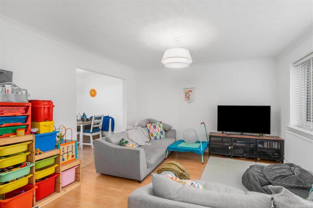 46 Kingfisher Drive, Banbury-6.jpg