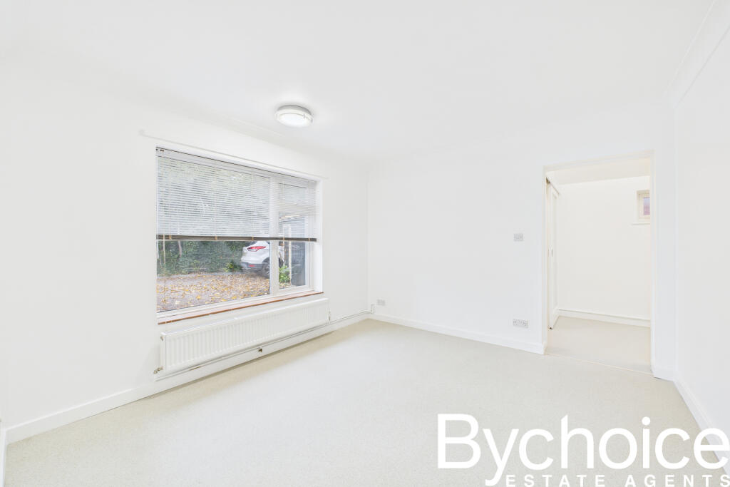 CAM05454G0-PR0060-STILL005