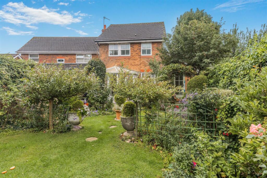 57 Delapre Drive, Banbury-15.jpg
