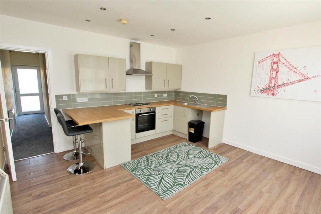 1 The Robins, Butts Road, -.jpg