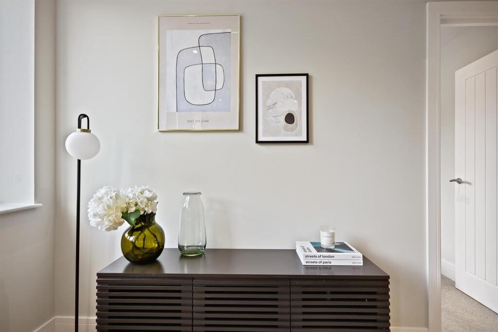 AR - Flat 4, Buckingham Place - L.S - G.jpg
